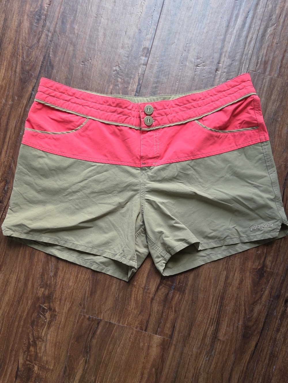 EUC Patagonia Coral and Olive Colorblock Women’s Hiking/Board Shorts